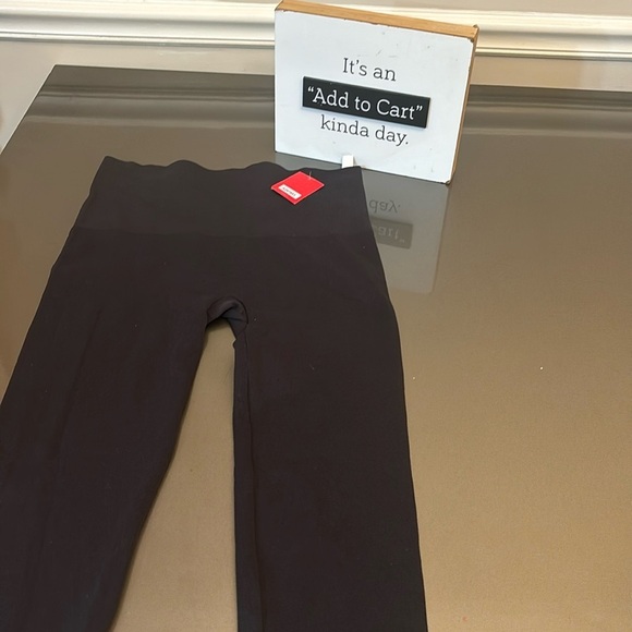 Nwt Ladies HIGHWAISTED SPANX LEGGINGS - Picture 3 of 5